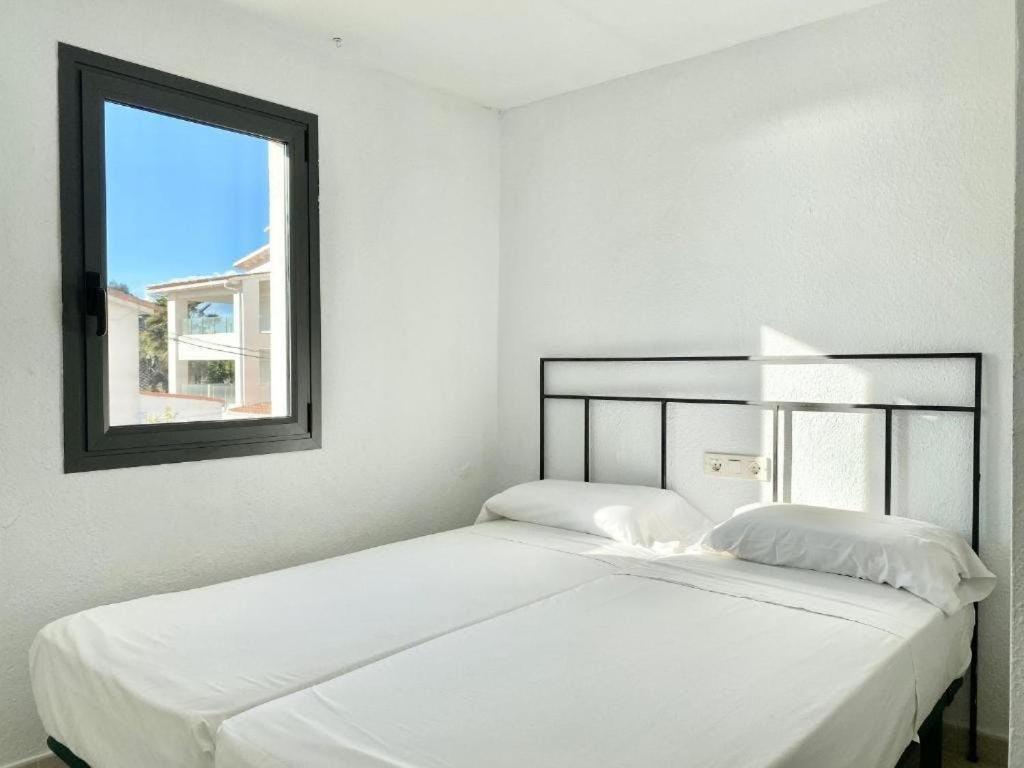 Apartamentos Stella Maris Roses Exterior photo