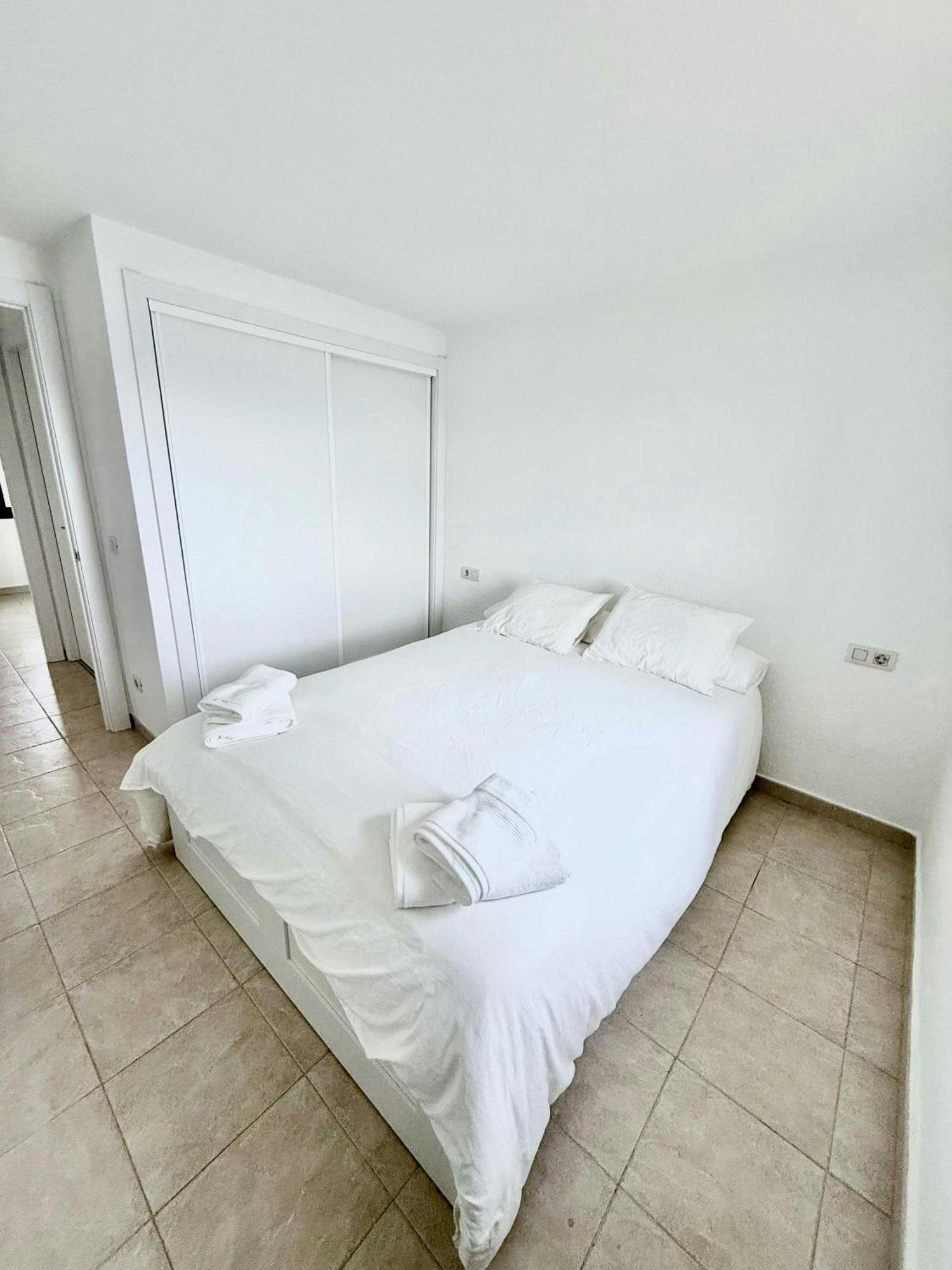 Apartamentos Stella Maris Roses Exterior photo